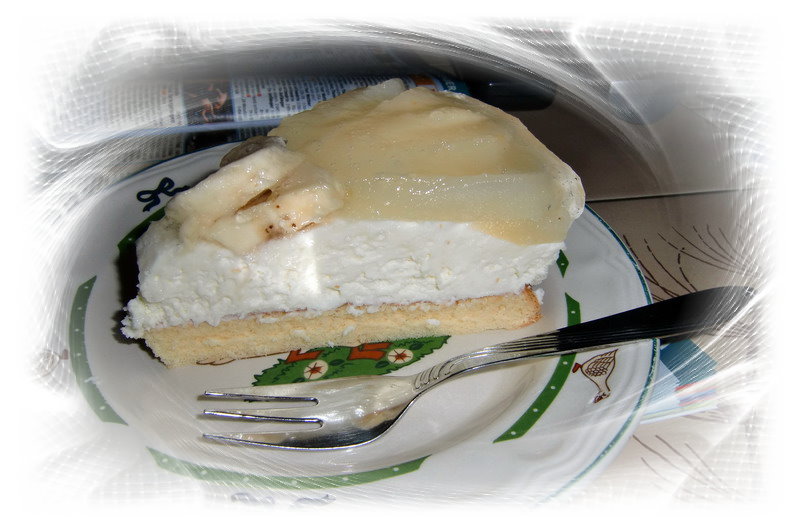 Quark-Sahne-Torte mit Biskuitboden und Bananen (9)-800